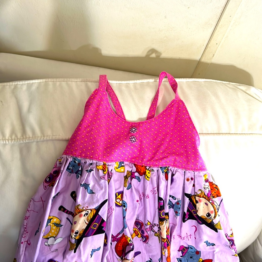 Very cute girls Halloween witch dress! 🧙🏻‍♀️ - Picture 2 of 5